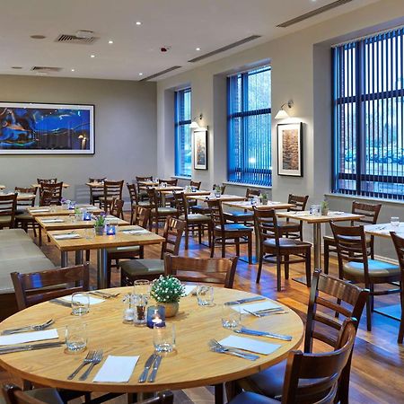 Doubletree By Hilton Swindon Hotel Exteriér fotografie