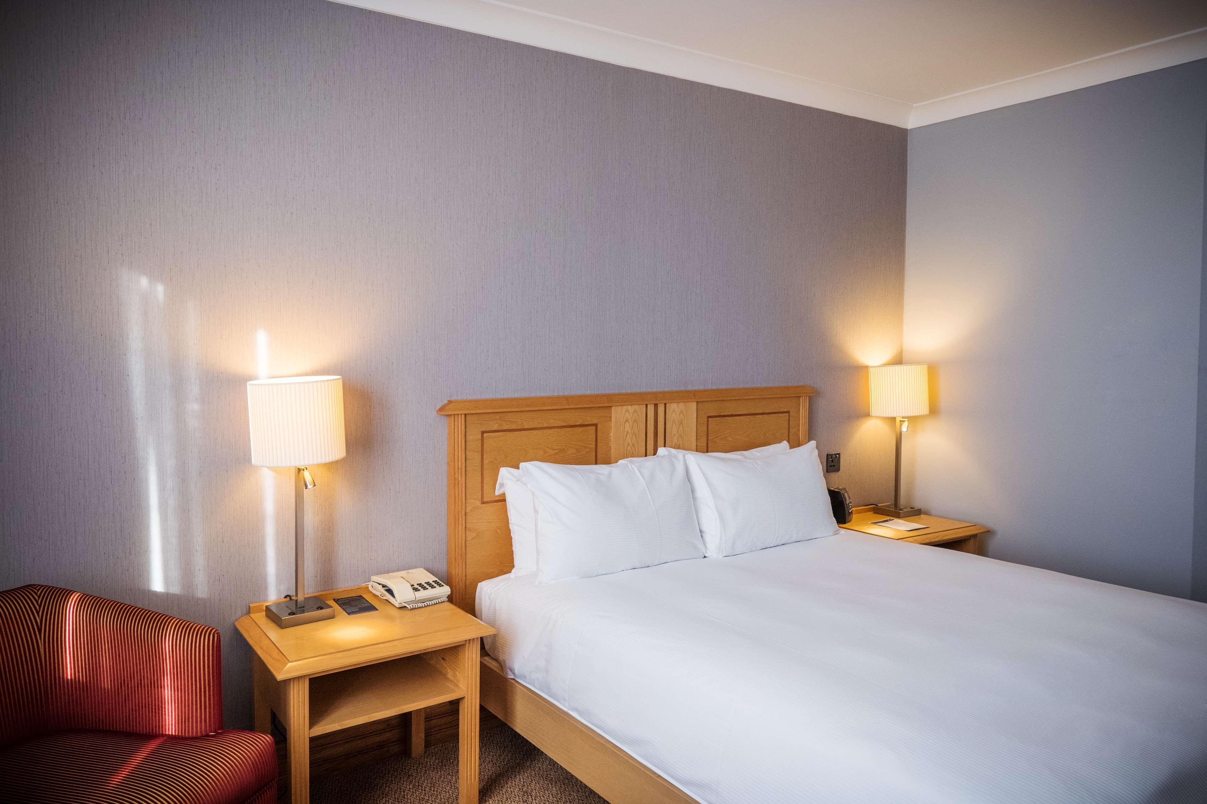 Doubletree By Hilton Swindon Hotel Exteriér fotografie