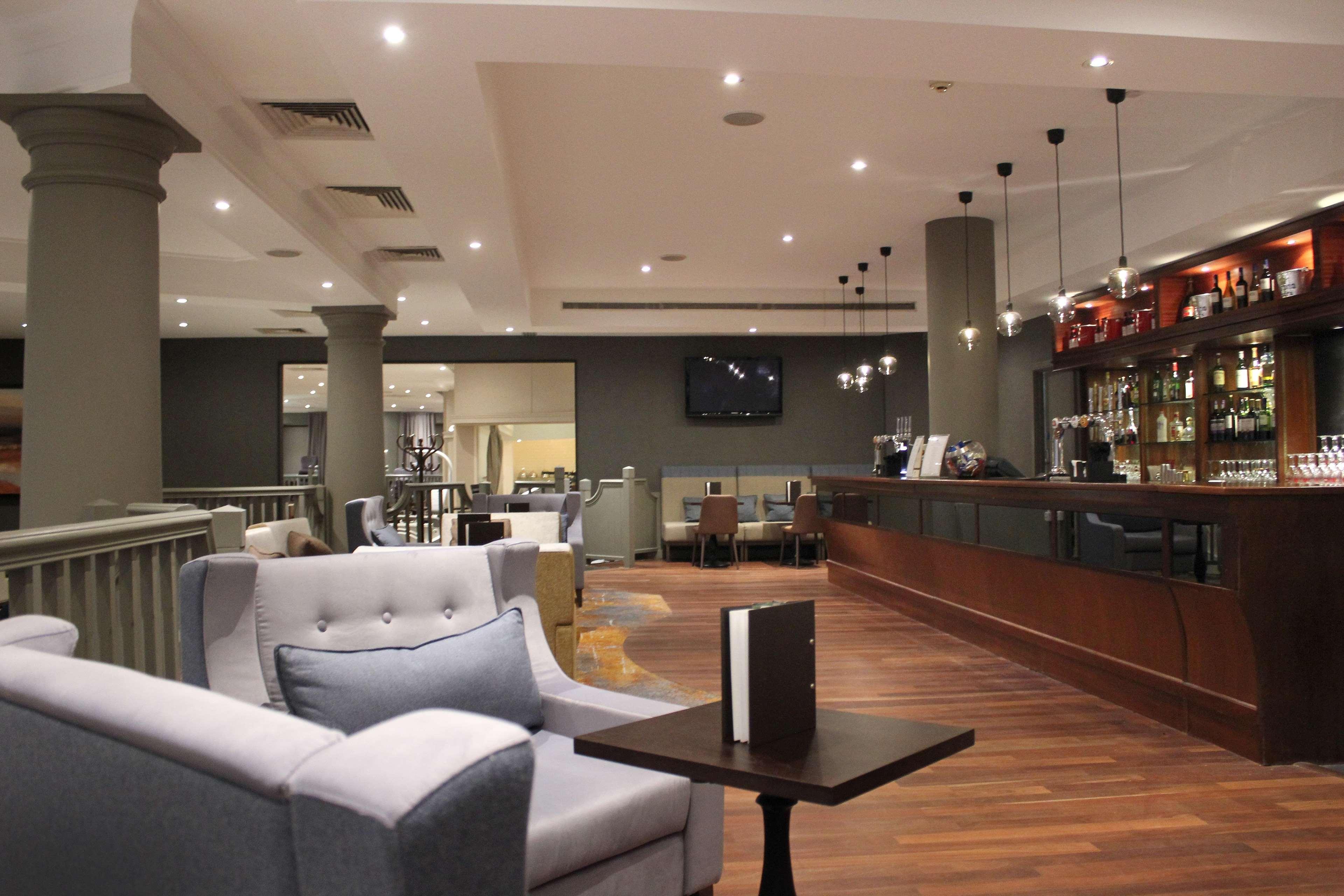 Doubletree By Hilton Swindon Hotel Exteriér fotografie