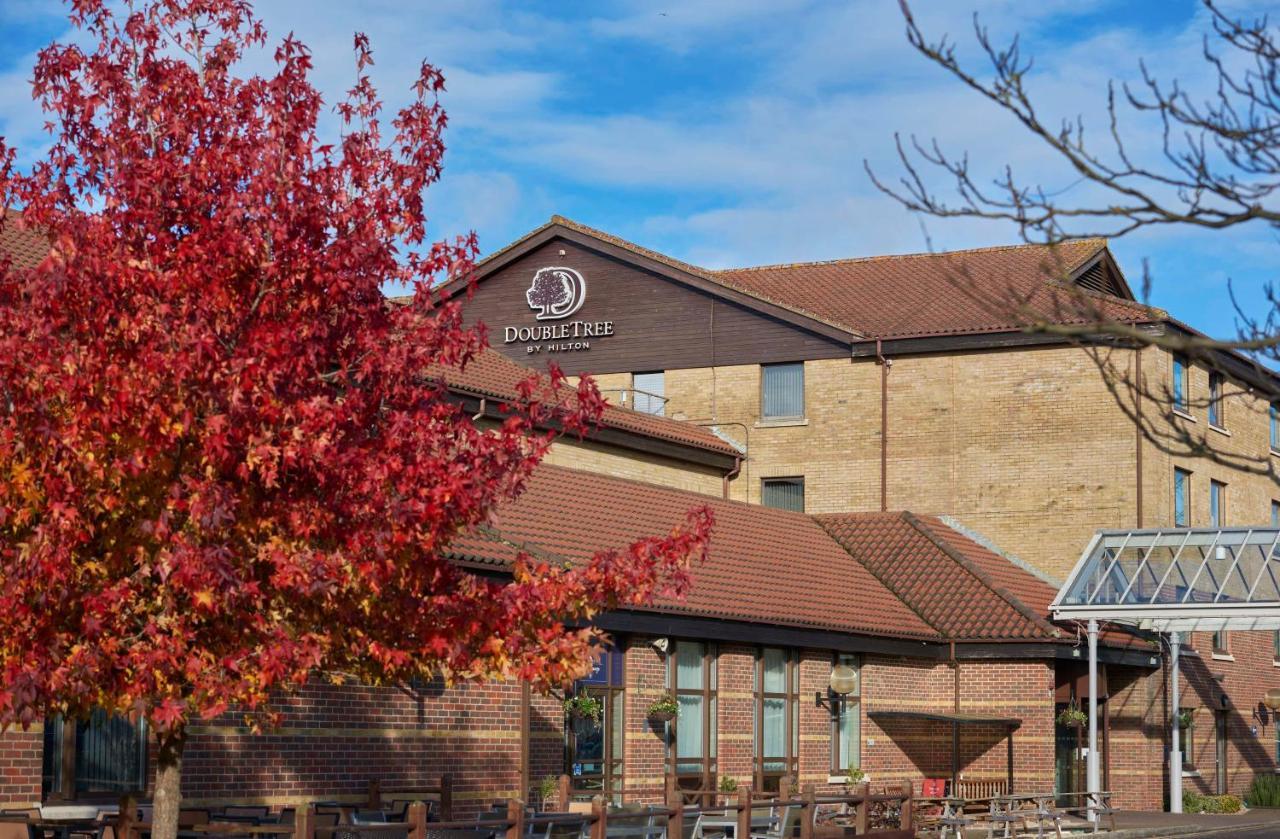 Doubletree By Hilton Swindon Hotel Exteriér fotografie