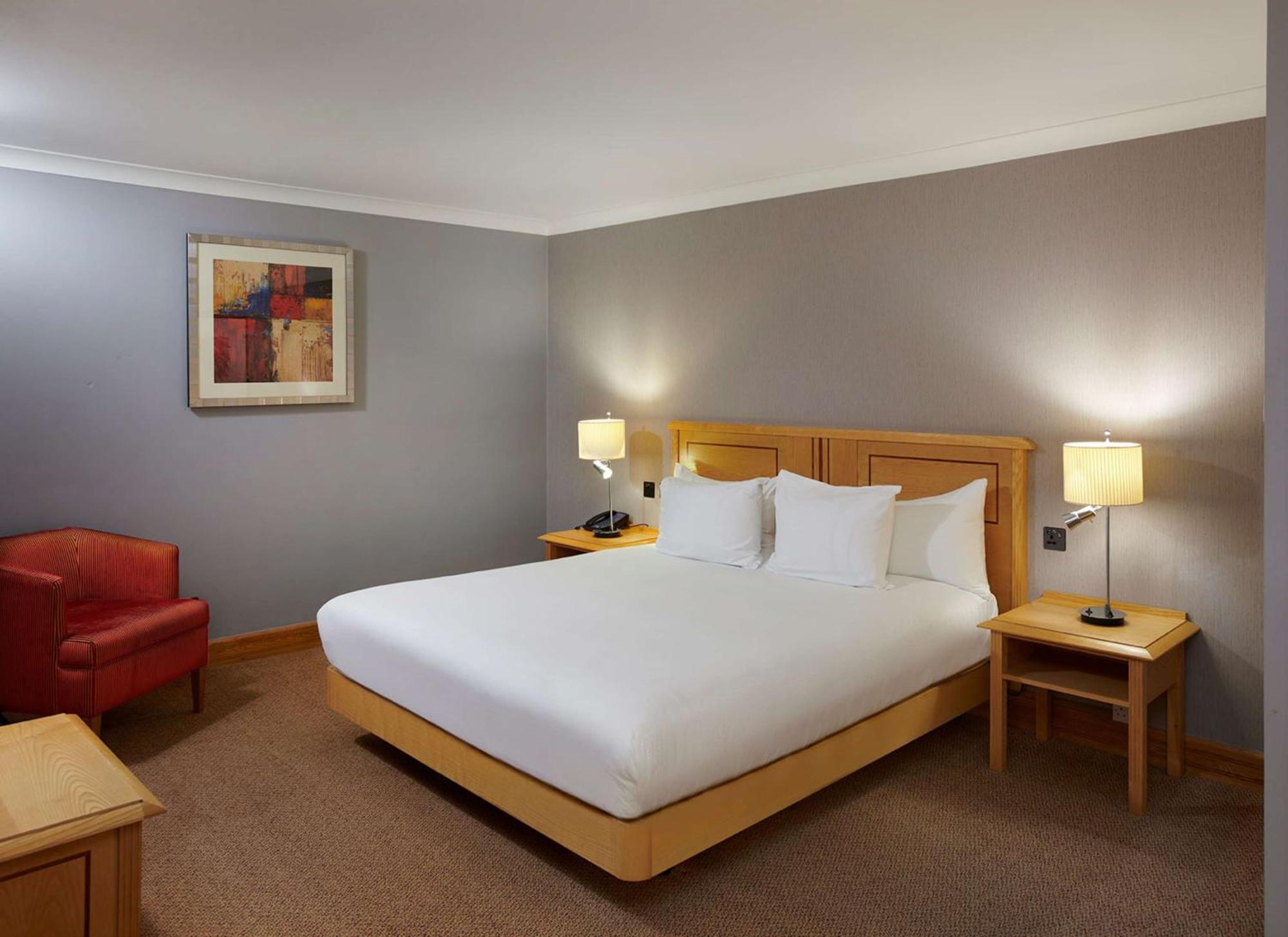 Doubletree By Hilton Swindon Hotel Exteriér fotografie
