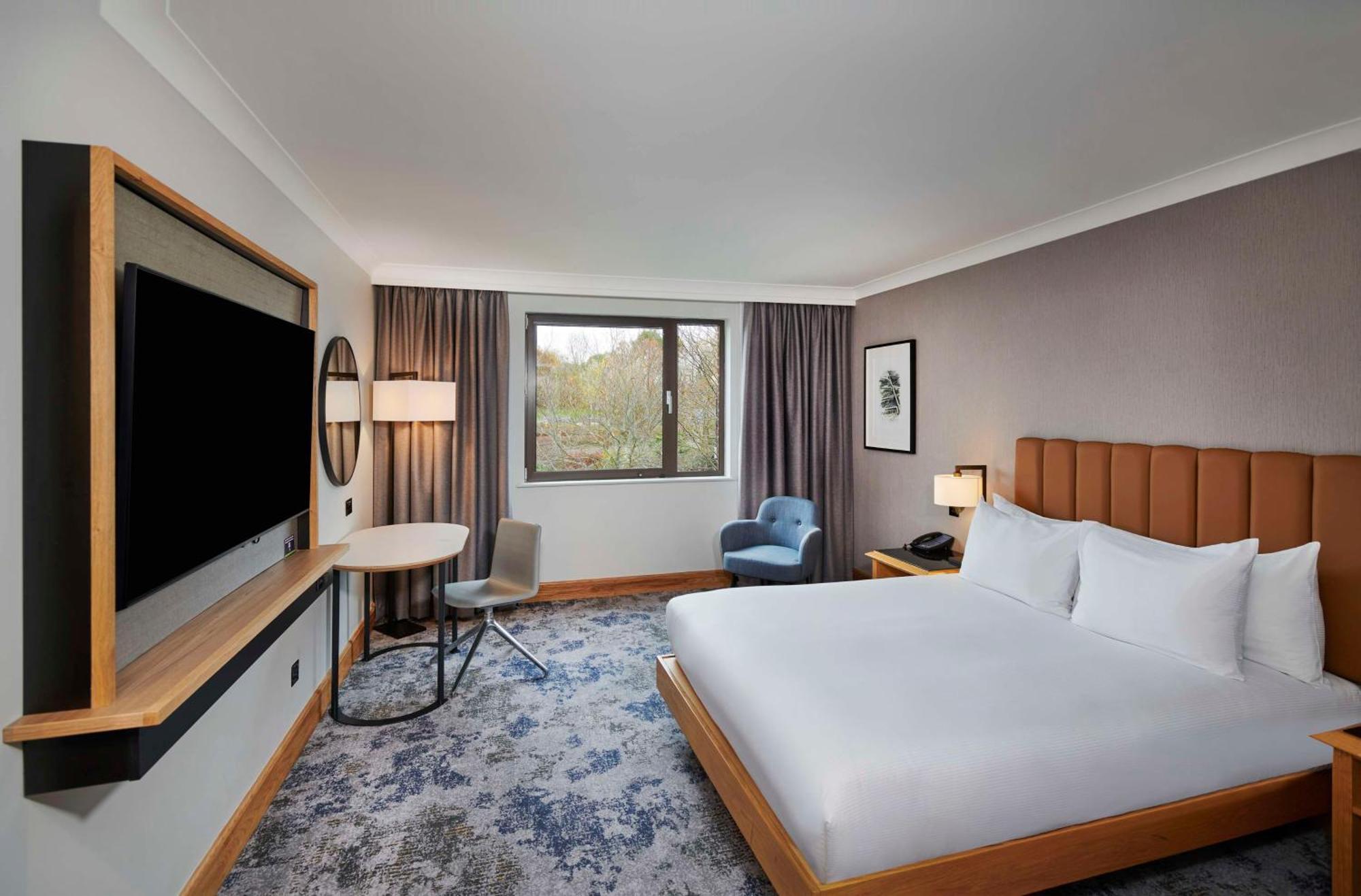 Doubletree By Hilton Swindon Hotel Exteriér fotografie